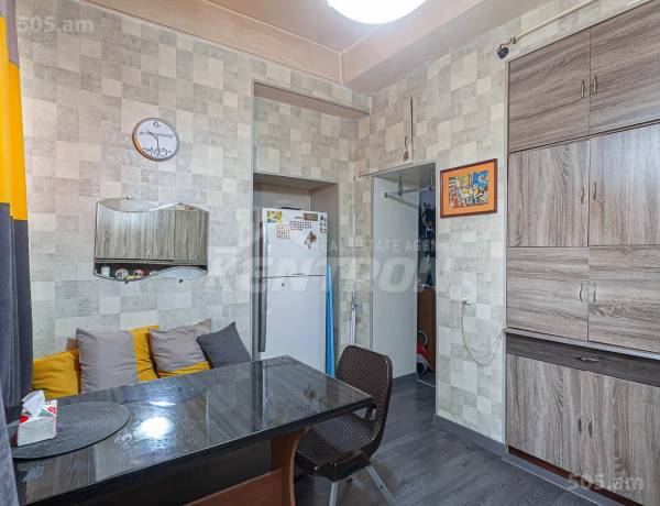 2-senyakanoc-bnakaran-vacharq-Yerevan-Center