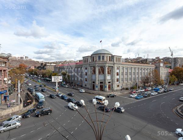 komercion-vardzakalutyun-Yerevan-Center