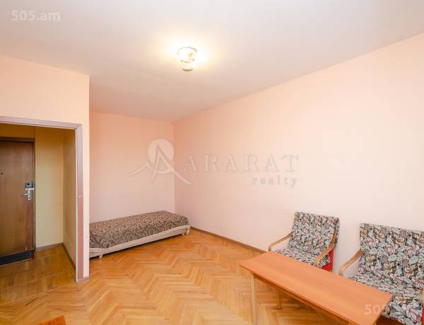 1-senyakanoc-bnakaran-vacharq-Yerevan-Arabkir