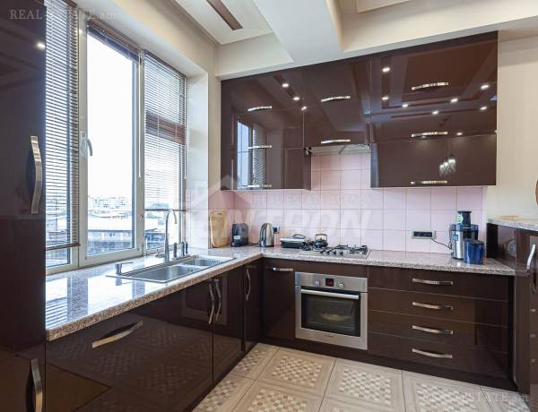 3-senyakanoc-bnakaran-vacharq-Yerevan-Center