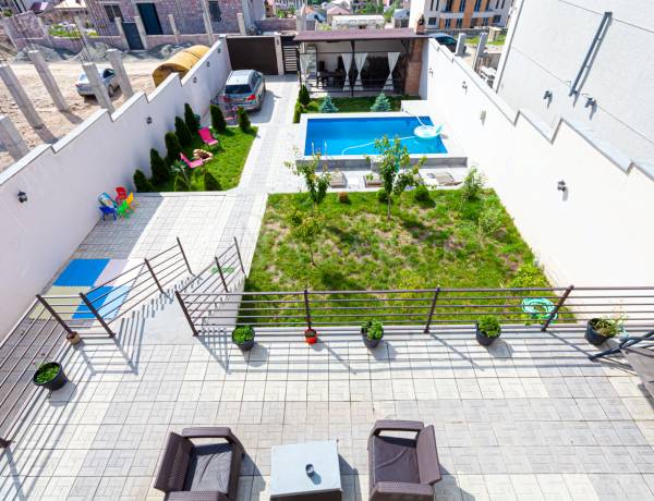arandznatun-vacharq-Yerevan-Avan