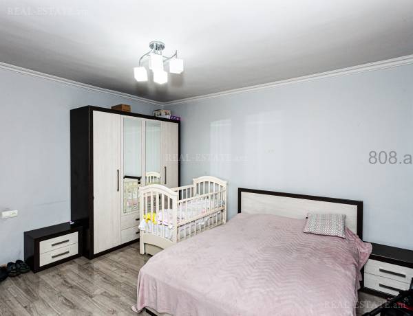 arandznatun-vacharq-Yerevan-Erebuni