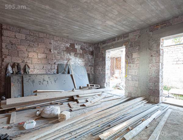 arandznatun-vacharq-Yerevan-Avan