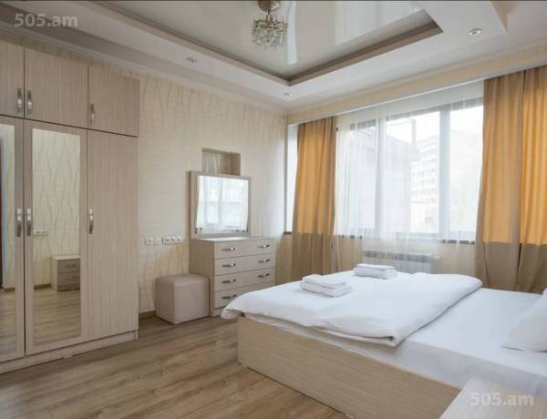 4-senyakanoc-bnakaran-vacharq-Yerevan-Center