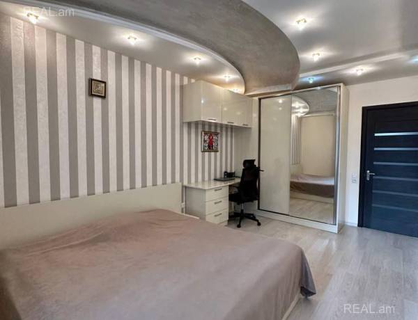 arandznatun-vacharq-Yerevan-Avan