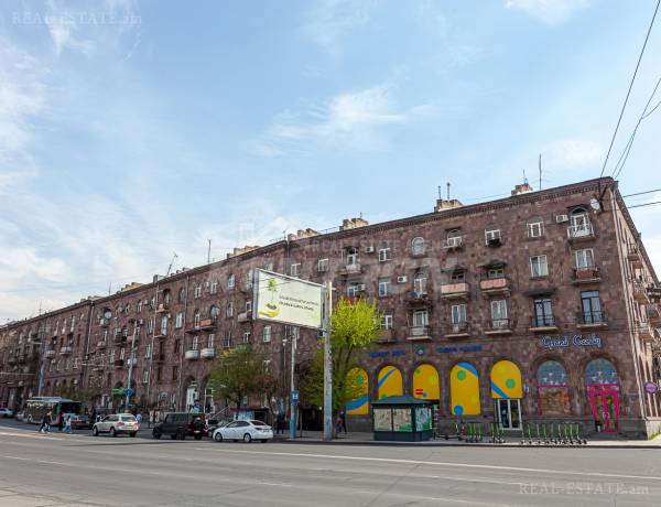 3-senyakanoc-bnakaran-vacharq-Yerevan-Center