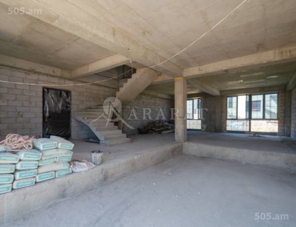 arandznatun-vacharq-Yerevan-Avan