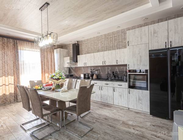 arandznatun-vacharq-Yerevan-Nor-Norq