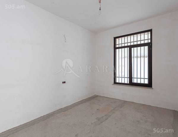 3-senyakanoc-bnakaran-vacharq-Yerevan-Center
