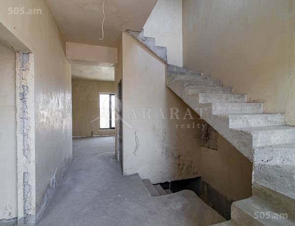 arandznatun-vacharq-Yerevan-Achapnyak