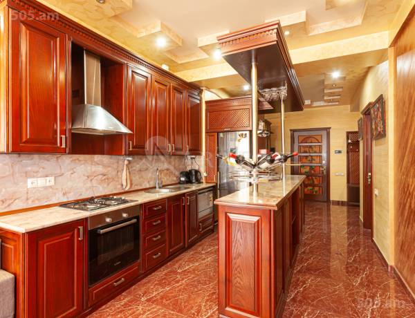 2-senyakanoc-bnakaran-vacharq-Yerevan-Center