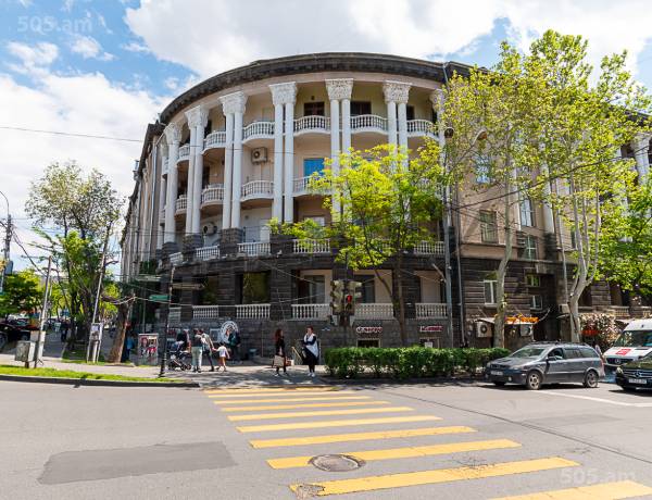 3-senyakanoc-bnakaran-vacharq-Yerevan-Center