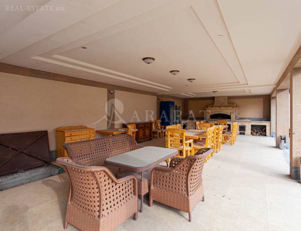 arandznatun-vacharq-Yerevan-Avan