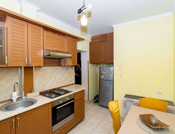 2-senyakanoc-bnakaran-vacharq-Yerevan-Center