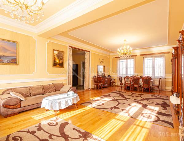arandznatun-vacharq-Yerevan-Avan