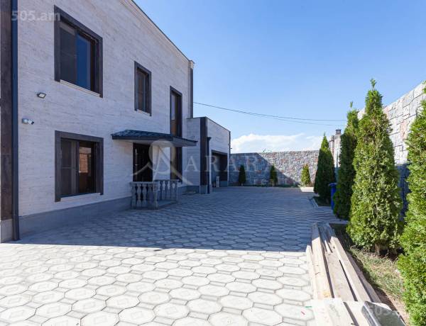 arandznatun-vacharq-Yerevan-Nor-Norq