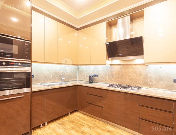 arandznatun-vacharq-Yerevan-Avan
