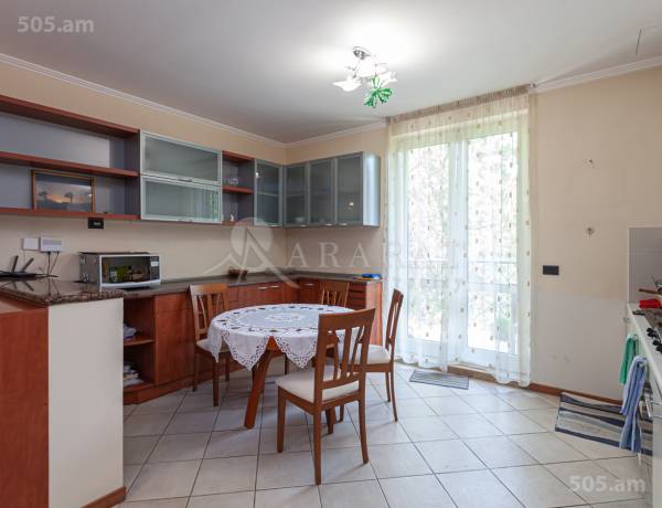 3-senyakanoc-bnakaran-vacharq-Yerevan-Center