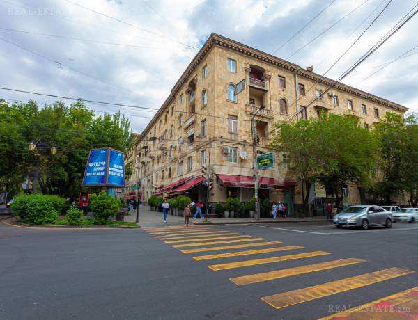 1-senyakanoc-bnakaran-vacharq-Yerevan-Center