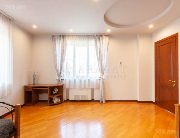 arandznatun-vacharq-Yerevan-Avan
