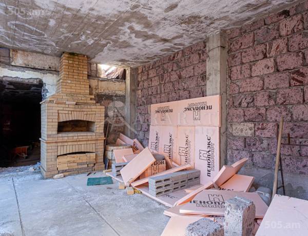 arandznatun-vacharq-Yerevan-Avan