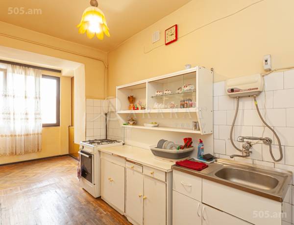 3-senyakanoc-bnakaran-vacharq-Yerevan-Arabkir