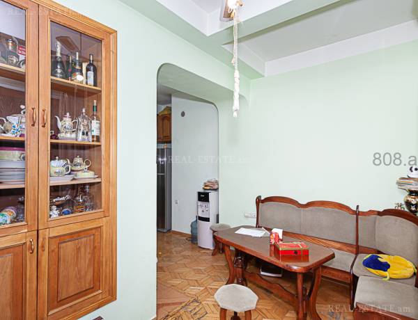 4-senyakanoc-bnakaran-vacharq-Yerevan-Center