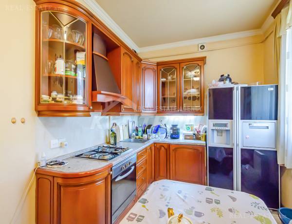 3-senyakanoc-bnakaran-vacharq-Yerevan-Center