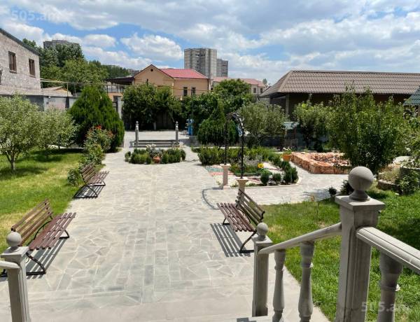 arandznatun-vacharq-Yerevan-Achapnyak
