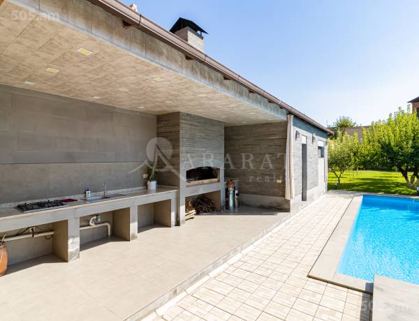 arandznatun-vacharq-Yerevan-Avan
