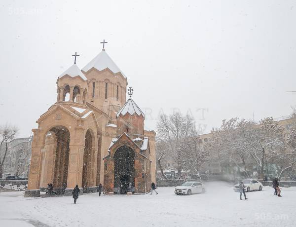 3-senyakanoc-bnakaran-vacharq-Yerevan-Center