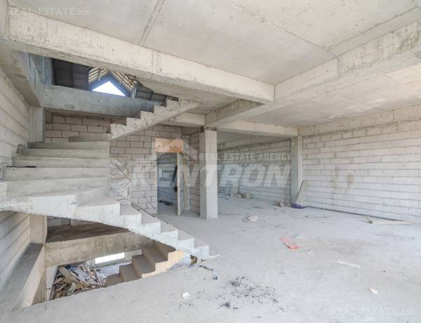 arandznatun-vacharq-Yerevan-Avan