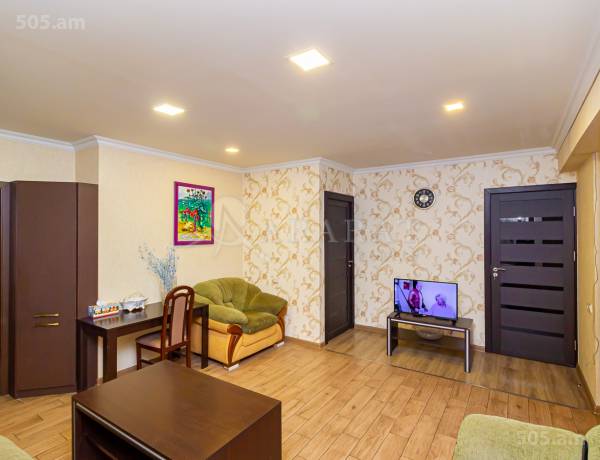 3-senyakanoc-bnakaran-vacharq-Yerevan-Center