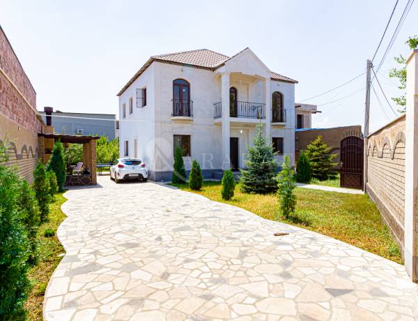 arandznatun-vacharq-Yerevan-Avan