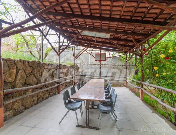 arandznatun-vacharq-Yerevan-Arabkir