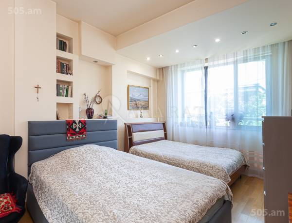 arandznatun-vacharq-Yerevan-Qanaqer-Zeytun