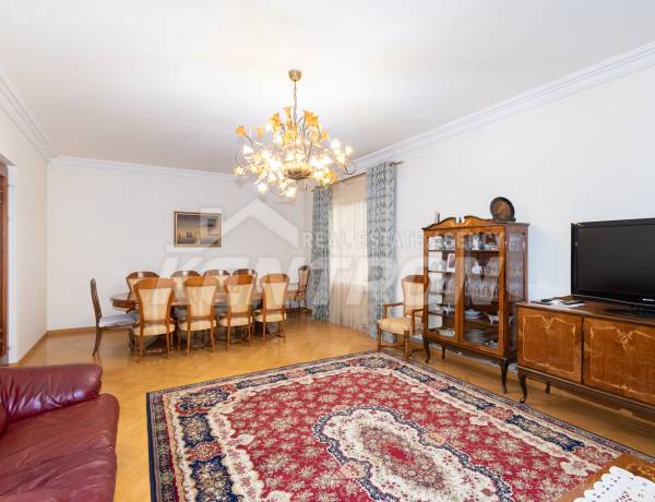 arandznatun-vacharq-Yerevan-Arabkir