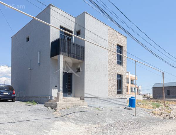 arandznatun-vacharq-Yerevan-Nor-Norq