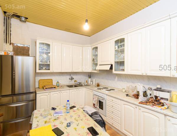 4-senyakanoc-bnakaran-vacharq-Yerevan-Center