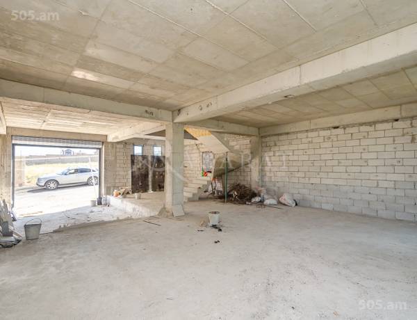 arandznatun-vacharq-Yerevan-Avan