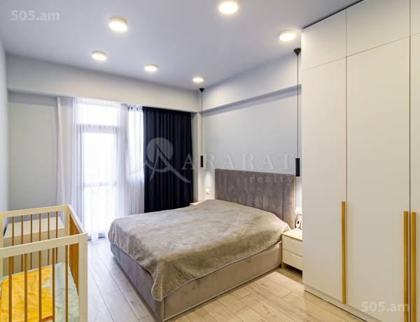 arandznatun-vacharq-Yerevan-Avan