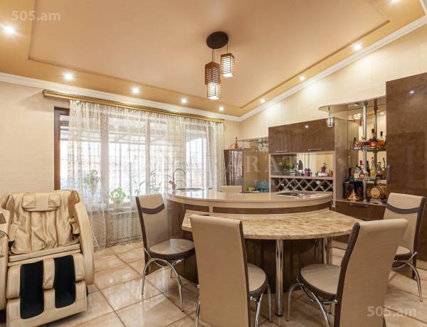 arandznatun-vacharq-Yerevan-Achapnyak