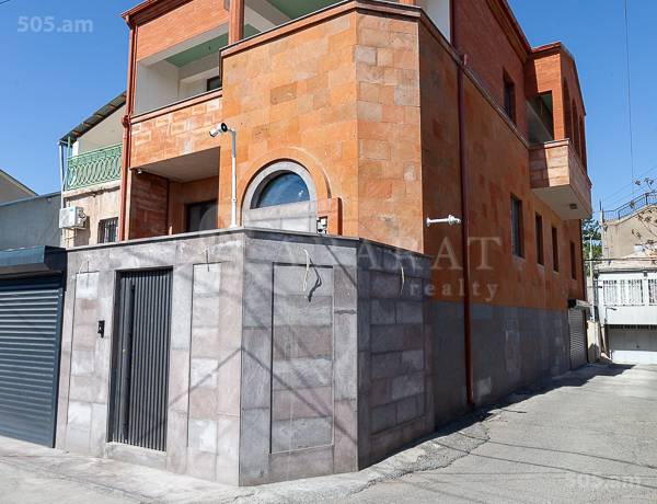 arandznatun-vacharq-Yerevan-Center