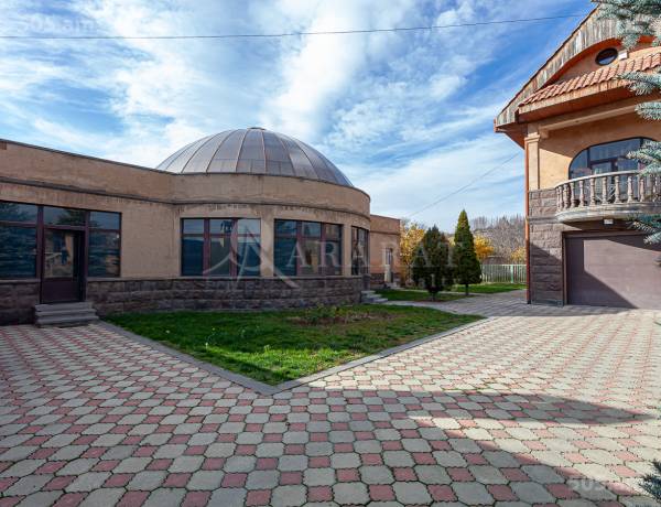 arandznatun-vardzakalutyun-Yerevan-Avan