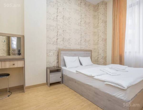 3-senyakanoc-bnakaran-vacharq-Yerevan-Center