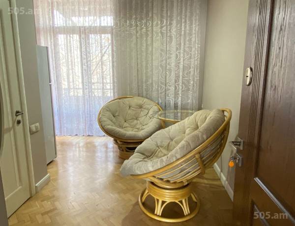 1-senyakanoc-bnakaran-vacharq-Yerevan-Center