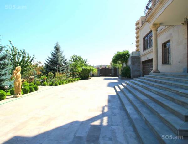 arandznatun-vacharq-Yerevan-Avan