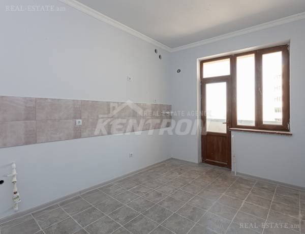 3-senyakanoc-bnakaran-vacharq-Yerevan-Center