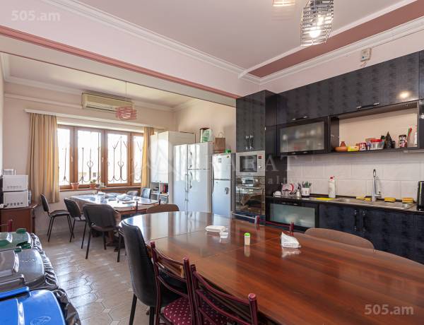 arandznatun-vacharq-Yerevan-Arabkir