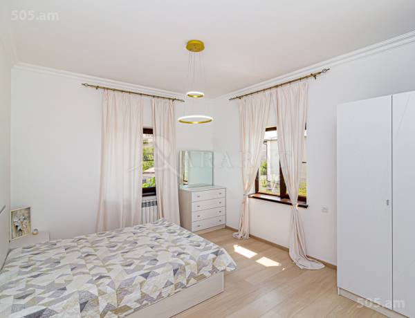 arandznatun-vacharq-Yerevan-Avan